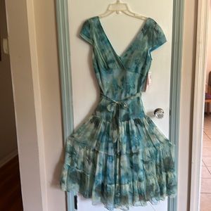 NWT BEAUTIFUL DRESS BARN RETRO SILK DRESS!  Blue and green, size 10